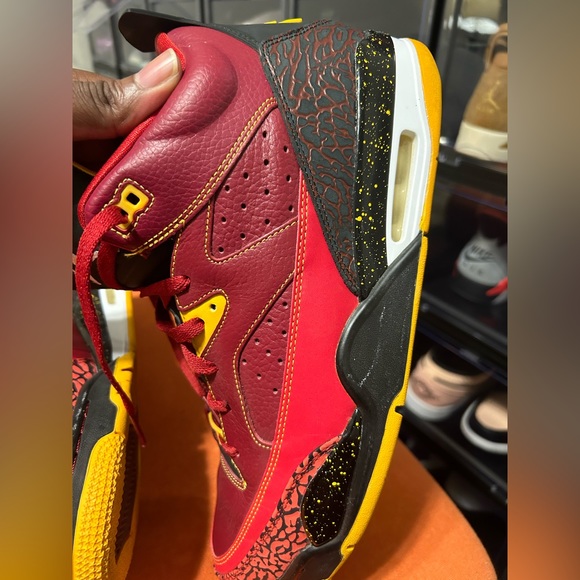 Jordan Son of Mars “ Red Team Gold” - Picture 12 of 12
